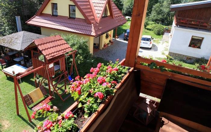 Apartmán s 3 spálňami a s balkónom