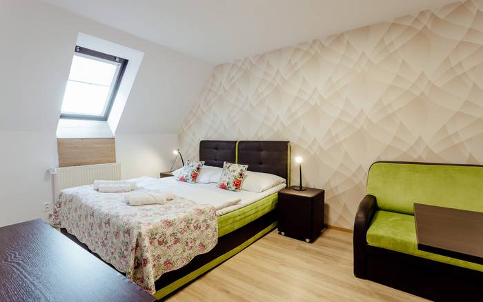 Rodinný apartmán (izba s manželskou posteľou a prístelkou)