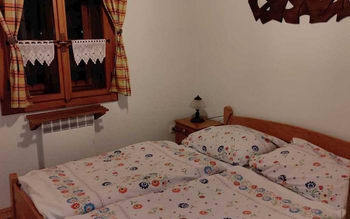 Spodná izba vo väčšom apartmáne.