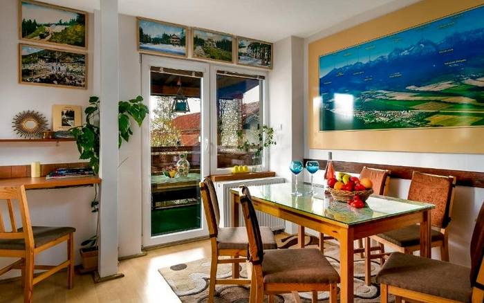 Apartmán s 3 spálňami a s balkónom