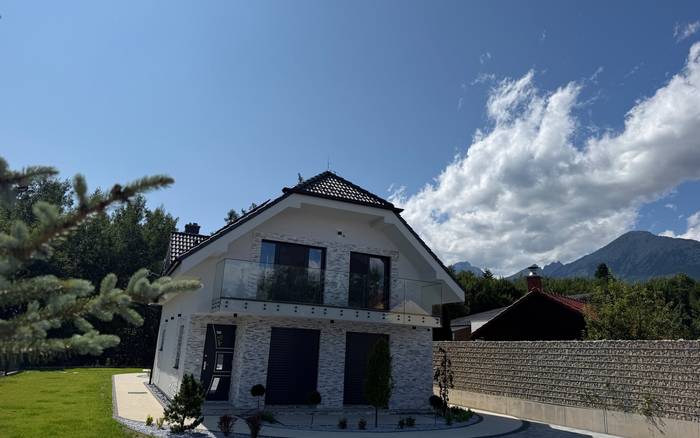 Вила White Stone
