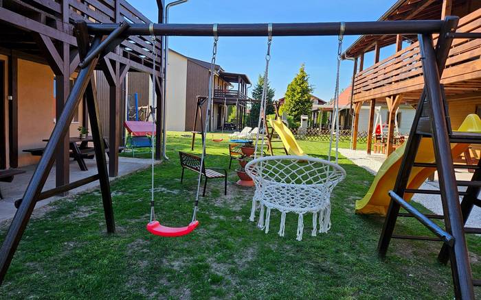 Okolie Henrieta a Henrieta 2