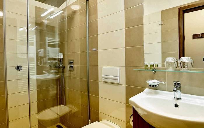 Dvoulůžkový TWIN MANAGER (oddělená lůžka) S KLIMATIZACÍ