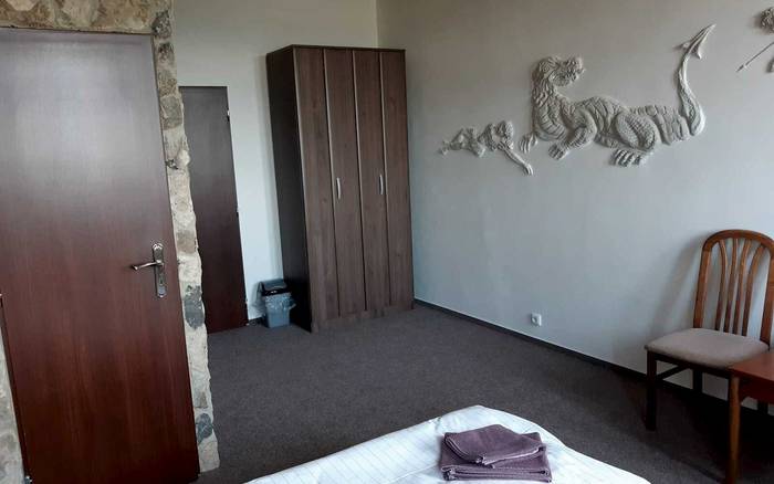 Dvoulůžkový pokoj s manželskou postelí