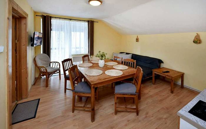 Apartmán s kuchynkou a balkónom 5+1