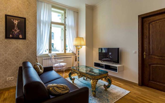 Apt. Deluxe 70 - 003