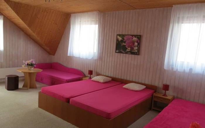 Štvorlôžková izba s prístelkou
