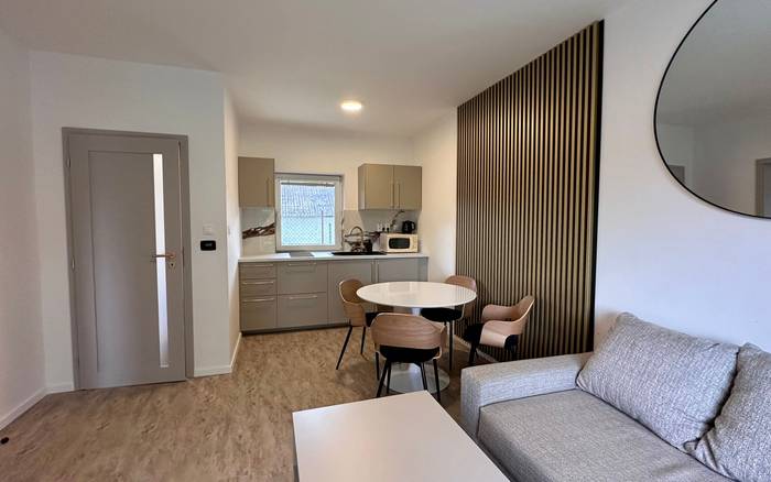 Apartmán PRÍZEMIE s terasou & záhradou
