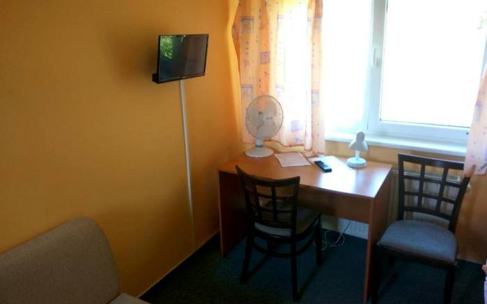 Dvoulůžkový pokoj s manž. postelí nebo odděl. postelemi vlastní koupelnou