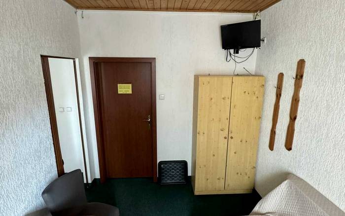 Třílůžkový pokoj s oddělenými postelemi, dvě ložnice