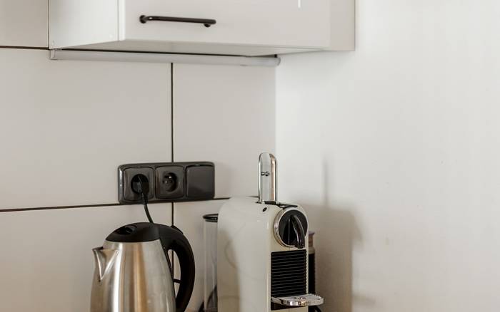 kávovar Nespresso original + rychlovarná konvice