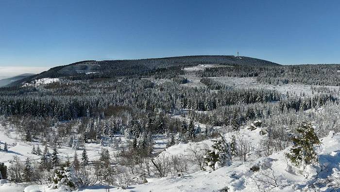 Jak se lyžuje v největším krušnohorském středisku Ski areál Klínovec? Jedním slovem skvěle.