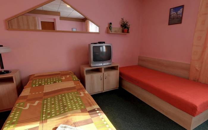 Třílůžkový pokoj - Motel