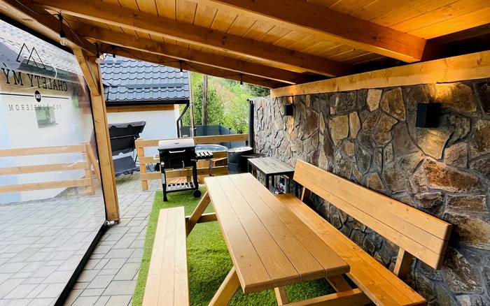WHITE Chalet