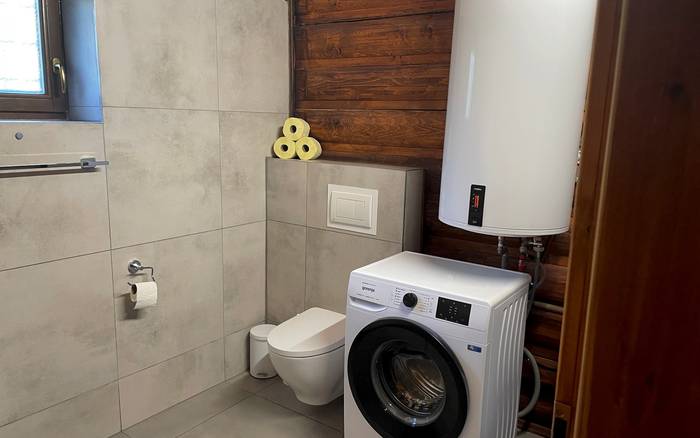 Toaleta + pračka