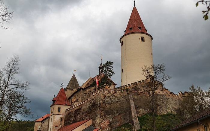 Ze Sence u Rakovníka je to kousek na Krakovec i na Křivoklát