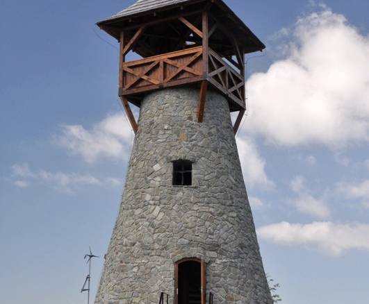 Na rozhľadni na vrchu Bobovec nad Starou Bystricou 