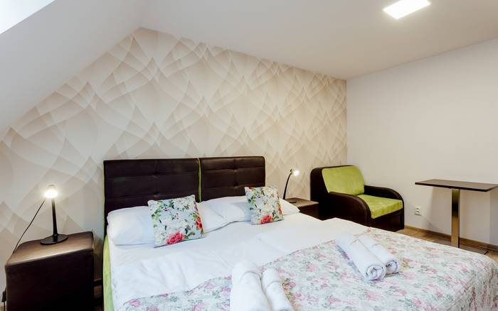Rodinný apartmán (izba s manželskou posteľou a prístelkou)