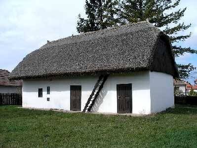 Dom Ludowy Dwelling Velke Úľany
