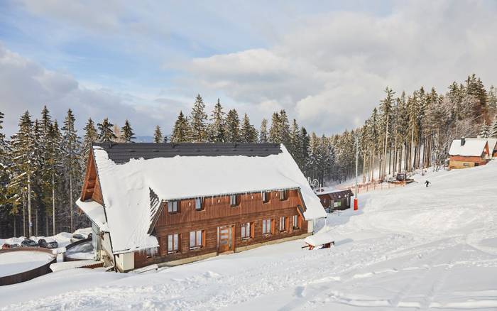 Villa Brest outdoor view winter