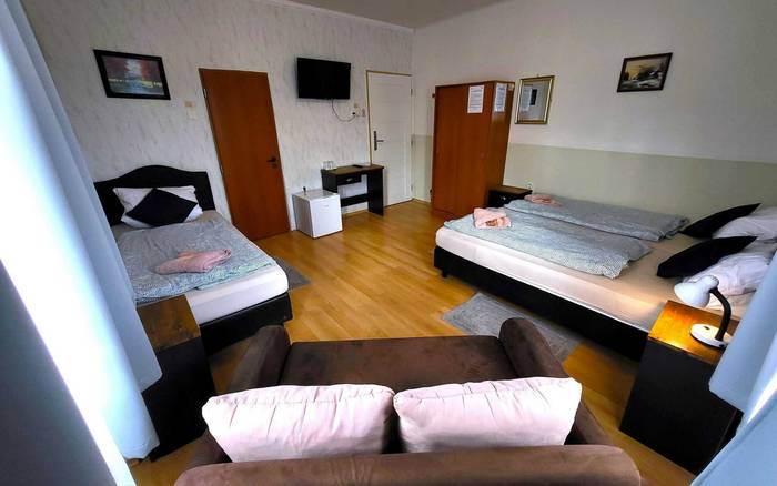 Trojlôžková izba