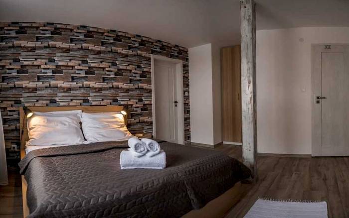 Apartmán č. 5 podkrovný s výhľadom do záhrady
