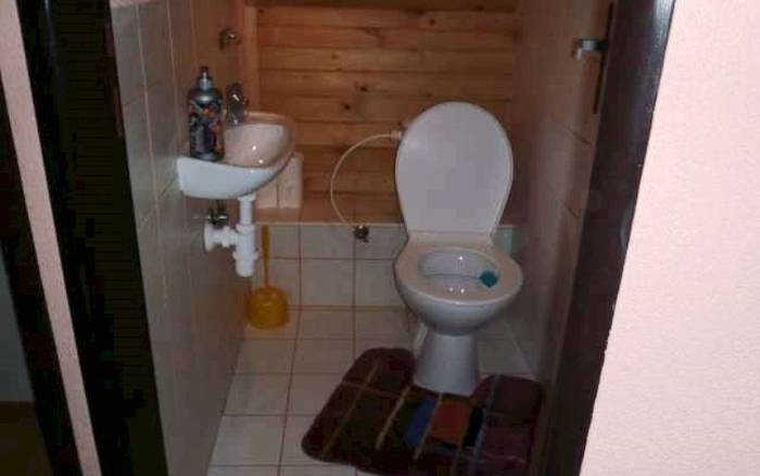 WC na poschodí - veľká časť