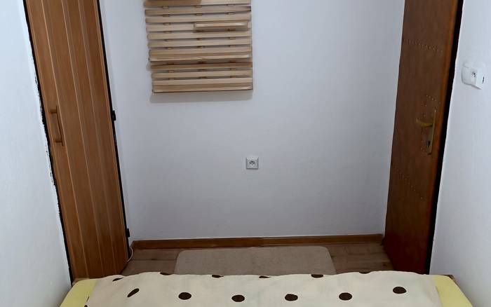 Domček pri vodopáde