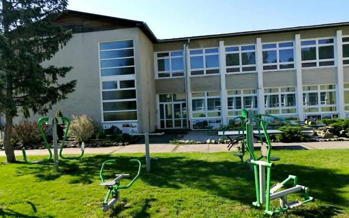 Fitness stroje + vonkajšie stolnotenisové stoly