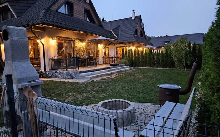 Tri chalúpky na Mýte