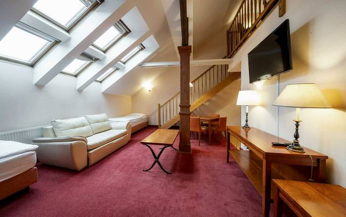 Dvoupodlažní apartmán s kuchyňkou