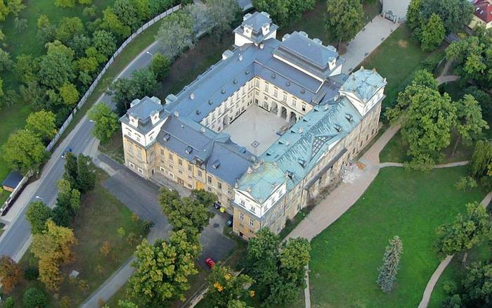 Mladá Boleslav, na krok od Českého ráje i Máchova kraje