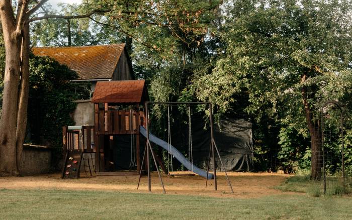Apartmánový dům (okolí)
