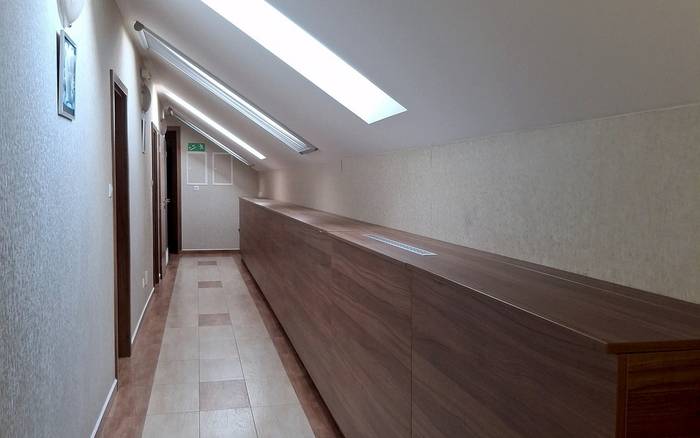 Chodba pred apartmánmi