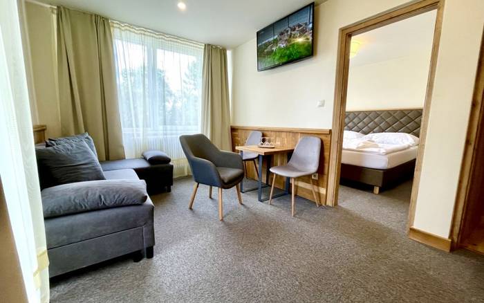 Dvojizbový RODINNÝ APARTMÁN s balkónom 3+2