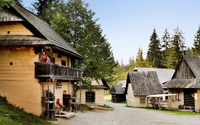 Múzeum oravskej dediny - 17 km od chaty