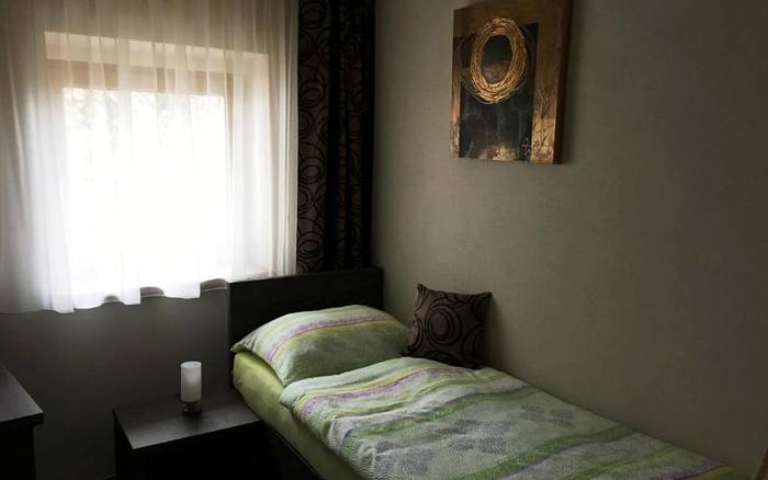Jednolôžková izba so súkromnou kúpeľňou