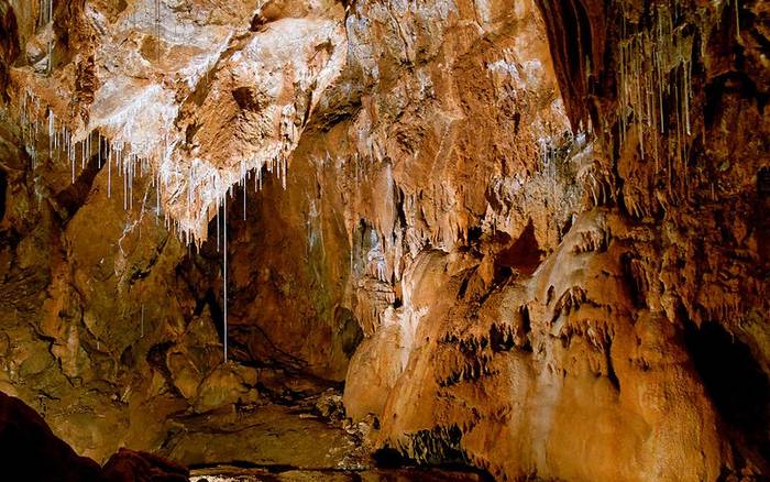 10 najkrajších jaskýň na Slovensku, ktoré musíte vidieť