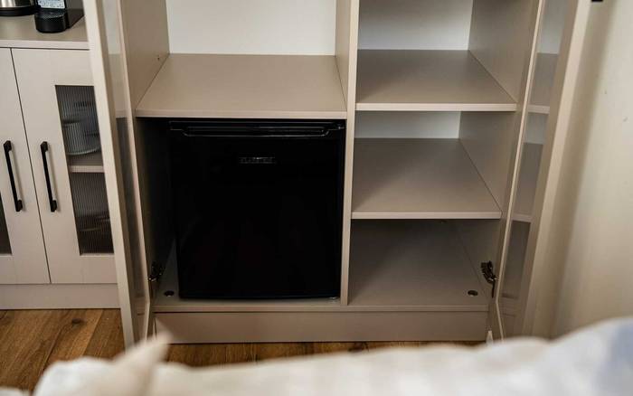 Malý dvoulůžkový pokoj s oddělenými postelemi