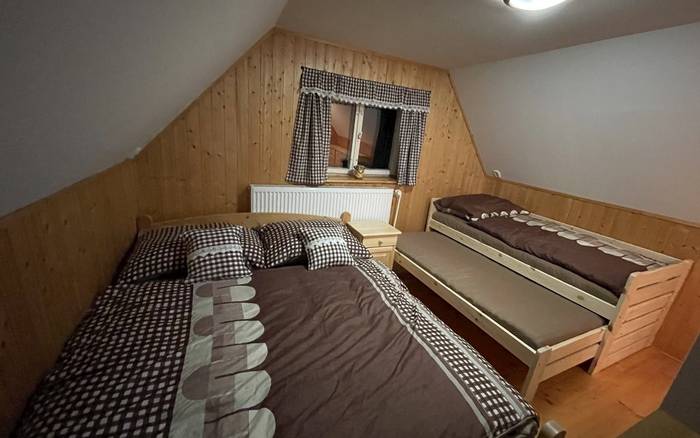 Štvorlôžková izba, jednolôžkova posteľ ma rozmer 80x180cm