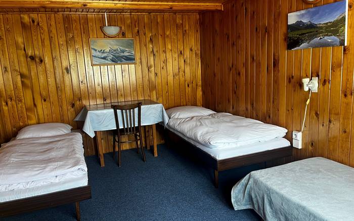 Trojlôžková izba, poschodie vpravo