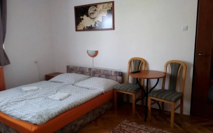 Trojlôžková izba s prístelkou