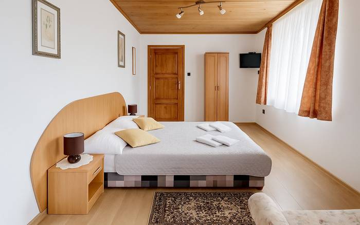 Chata Jozefína - pravá strana