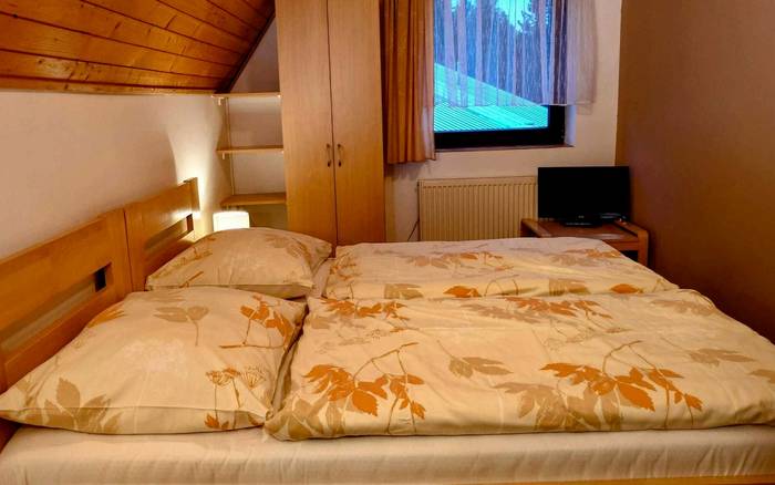 Apartmán se dvěma ložnicemi - budova recepce 1.p