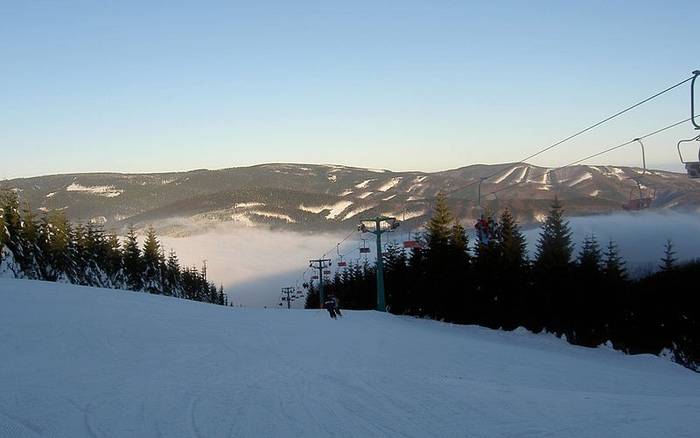 Vydejte se do Ski areálu Ramzová vlakem, neprohloupíte