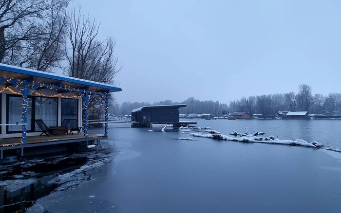 Hausboat "Život na vode"