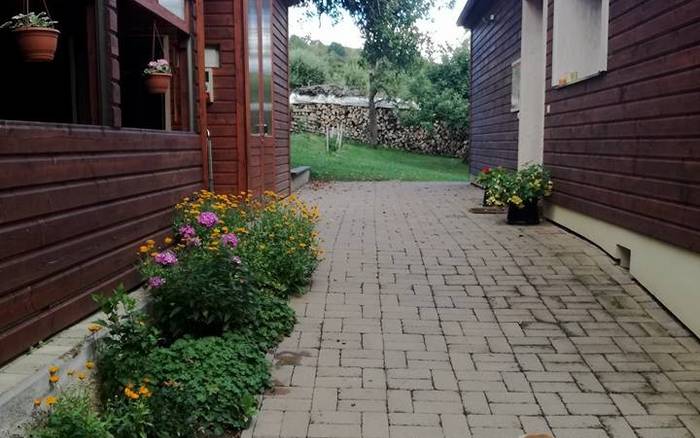Exterér-vzadu