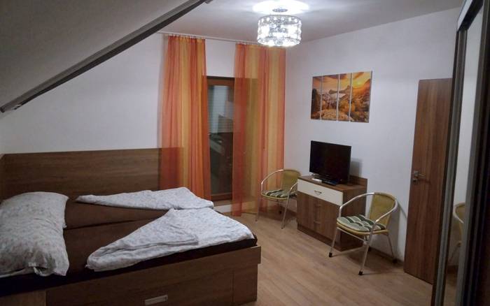 Ap. č. 8 oranžeový - manž, izba
