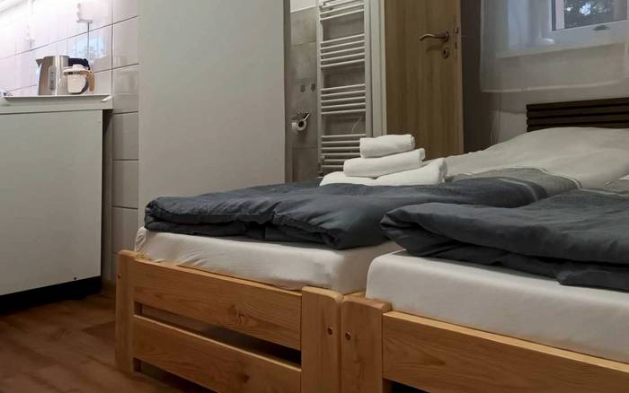 Pokoj 5 - dvoulůžkový pokoj s vlastní kuchyní a koupelnou