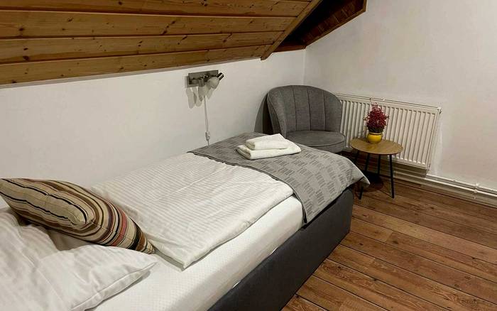 Jednolôžková izba s prístelkou